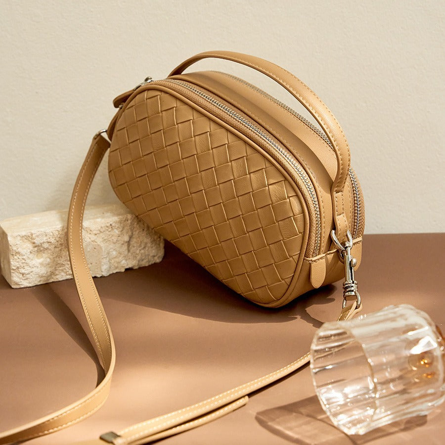 2025 Fashion woven versatile women's bag leather double zipper shoulder bag summer new portable casual bag