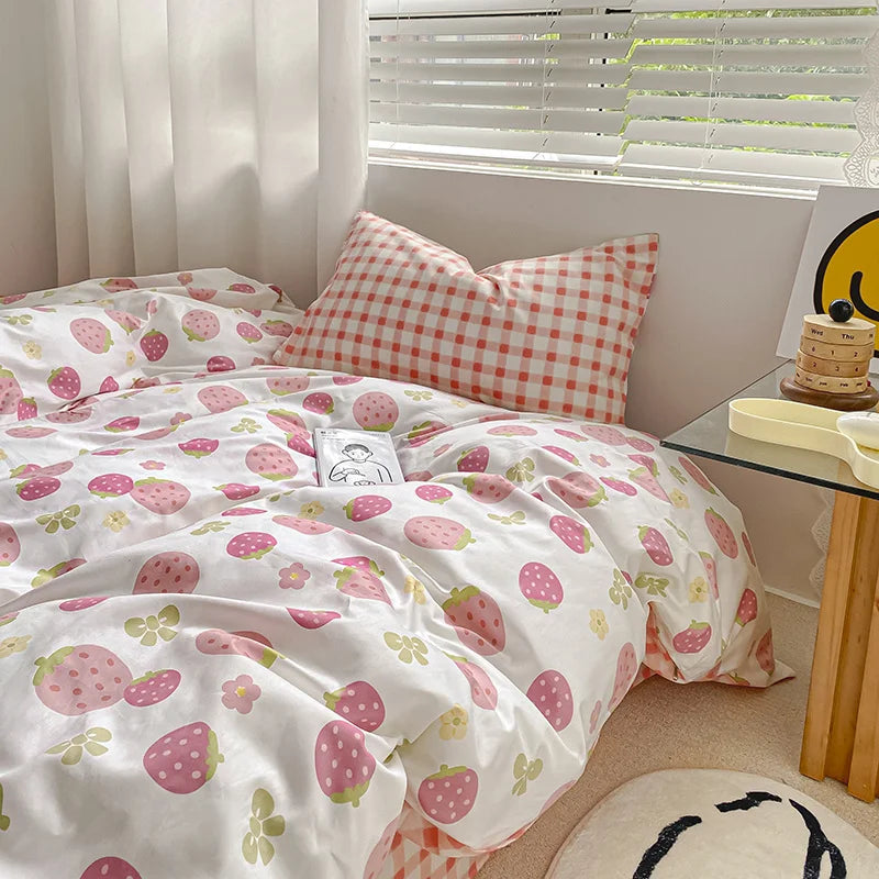 Yeknu Kawaii Pink Strawberry Duvet Cover Set NO Filler Fashion Bed Sheets Full Queen Size Luxury Home Bedding for Girls Bedclothes