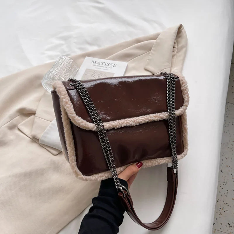 qgtao Autumn Winter Large Capacity Plush Tote Bag Lady 2023 New Fashion Chain Shoulder Bag Splice Patent Leather Texture Commuter Pack