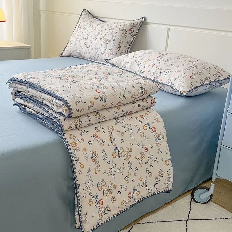 Yeknu Summer Quilt French Style Comforter Quilt Flora Household Machine Washable Suitable Cool and Refreshing이불 Blanket