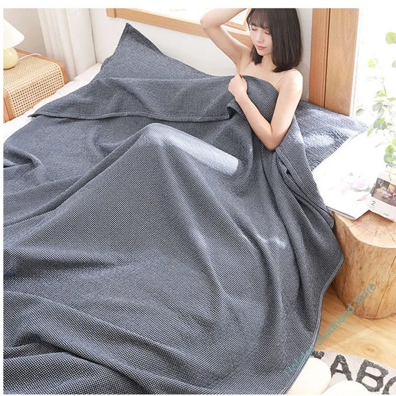 Yeknu Gauze Blanket for Bed Queen King Quilted Bedspread Summer Thin Towel Quilt Plaid on Bed Sofa Coverlet Winter Sheet Sofa Cover