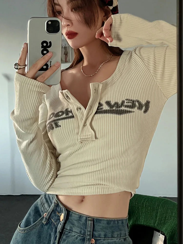 qgtao Retro Graffiti Print Elastic T Shirt Women Sexy Slim Crop Top Ribbed Long Sleeve O-neck Tops Grunge Tee Ladies Y2K street wear