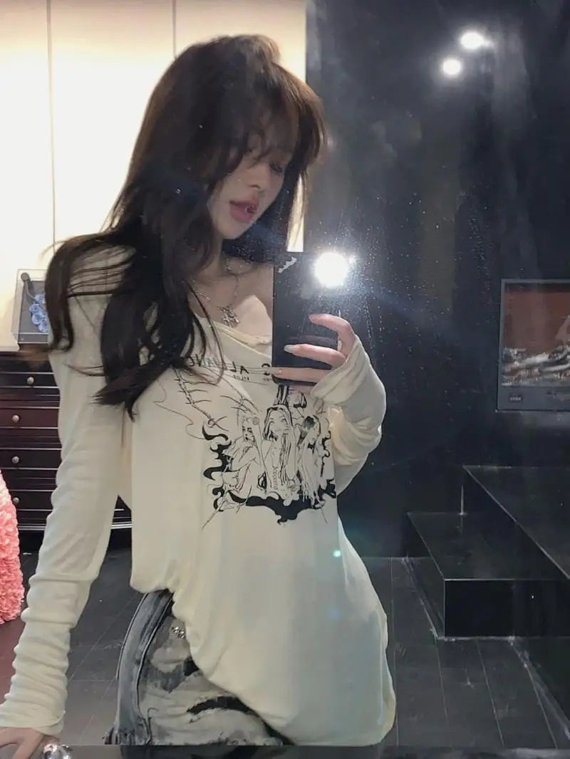 qgtao Grunge T-shirt Women Sexy Off Shoulder Tops Ladies Graffiti Letter Print Tee Female Y2k Aesthetic Long Sleeve Tees Streetwear