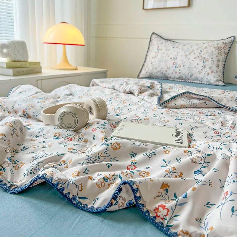 Yeknu Summer Quilt French Style Comforter Quilt Flora Household Machine Washable Suitable Cool and Refreshing이불 Blanket