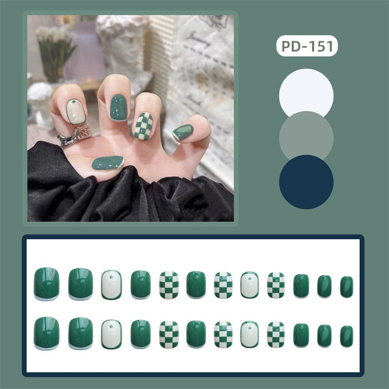 24pcs/box Christmas Fake Nails Style Art Nail Tips Press on False with Glue Designs Set Full Cover Artificial Short Fingernails