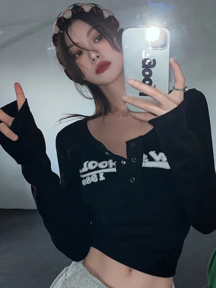 qgtao Retro Graffiti Print Elastic T Shirt Women Sexy Slim Crop Top Ribbed Long Sleeve O-neck Tops Grunge Tee Ladies Y2K street wear