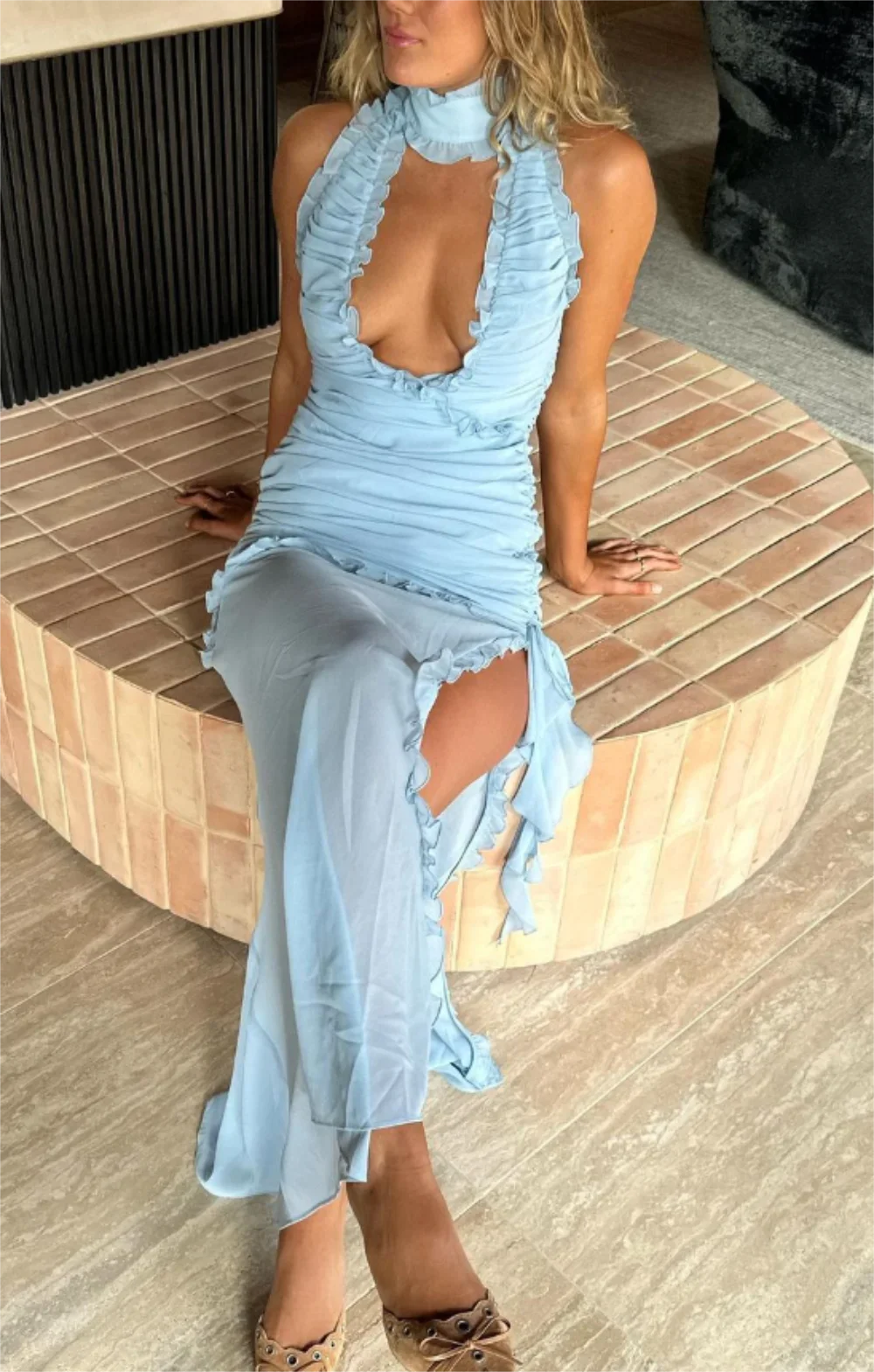 Sexy Sky Blue Evening Hot Party Dress For Beach Party Sheer Chiffon Deep V-Neck Cocktail Party Gown Ruffled Vestidos