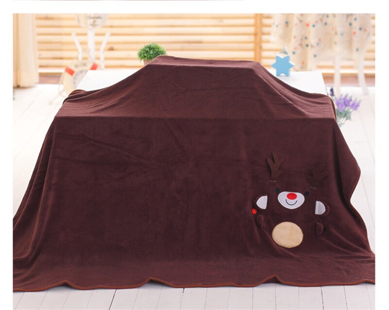 Cute Christmas Present Throw Blanket Lovely Santa Claus Flannel Fleece Sofa Blankets Portable Anti-Pilling Cartoon Shawl Blanket