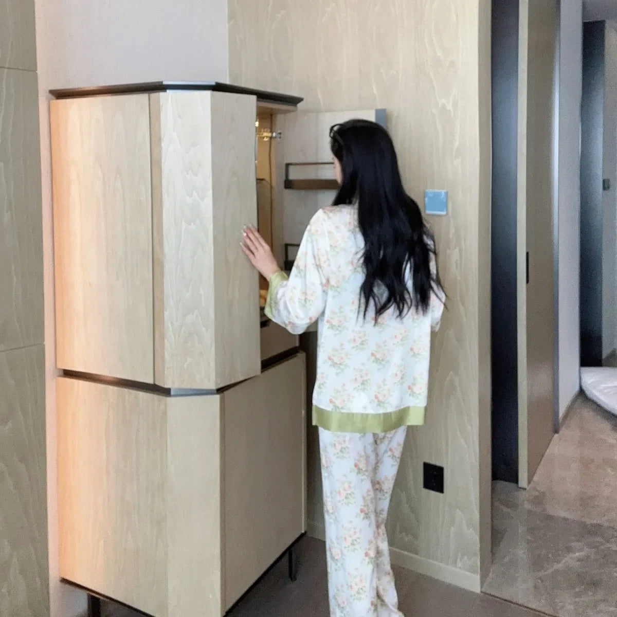 qgtao Spring New Pajamas Women's Ice Silk Flower Print Long Sleeved Loose Size Sleepwear