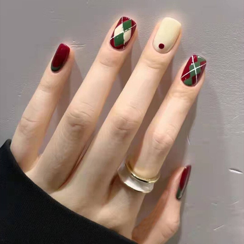 24Pcs Christmas False Nails Wearable French Fake Nails Almond Ballet Press on Nail Snowflakes Santa Hat Design Manicure Tips
