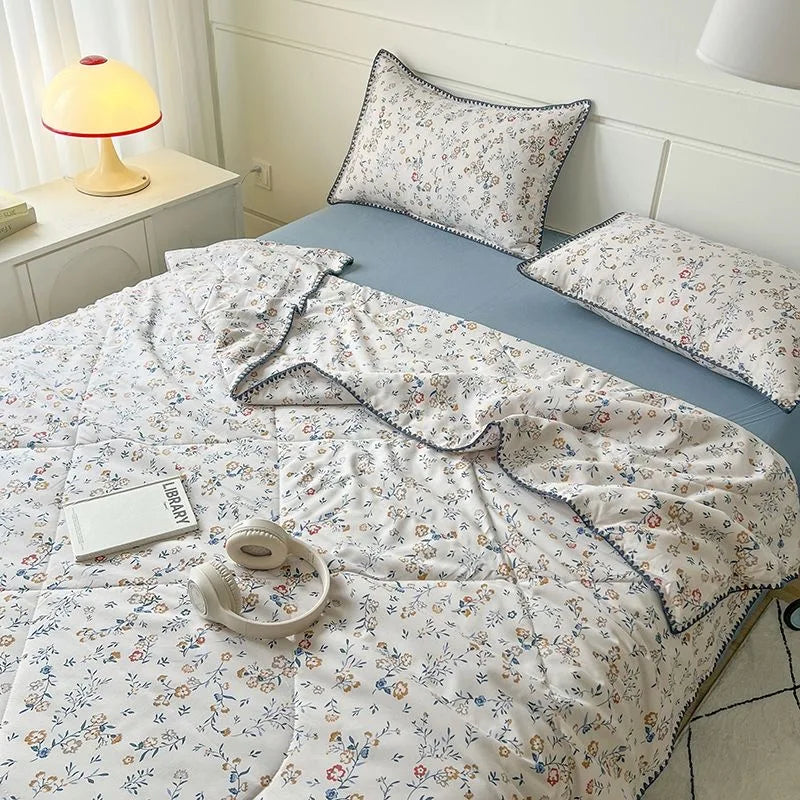 Yeknu Summer Quilt French Style Comforter Quilt Flora Household Machine Washable Suitable Cool and Refreshing이불 Blanket