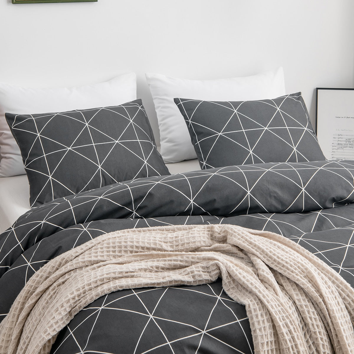 Yeknu All Season Nordic Fashion Flat Sheet Set and Bedding Quilt Duvet Cover and Pillowcase for Home Decor Twin Queen King Size