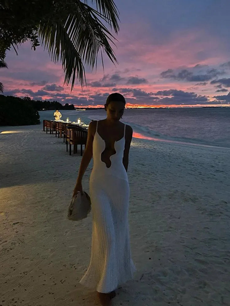 qgtao Elegant Cut Out White Long Dress For Women Fashion Patchwork Pleated Backless Sling Dresses Lady summer New Holiday Beach Robes