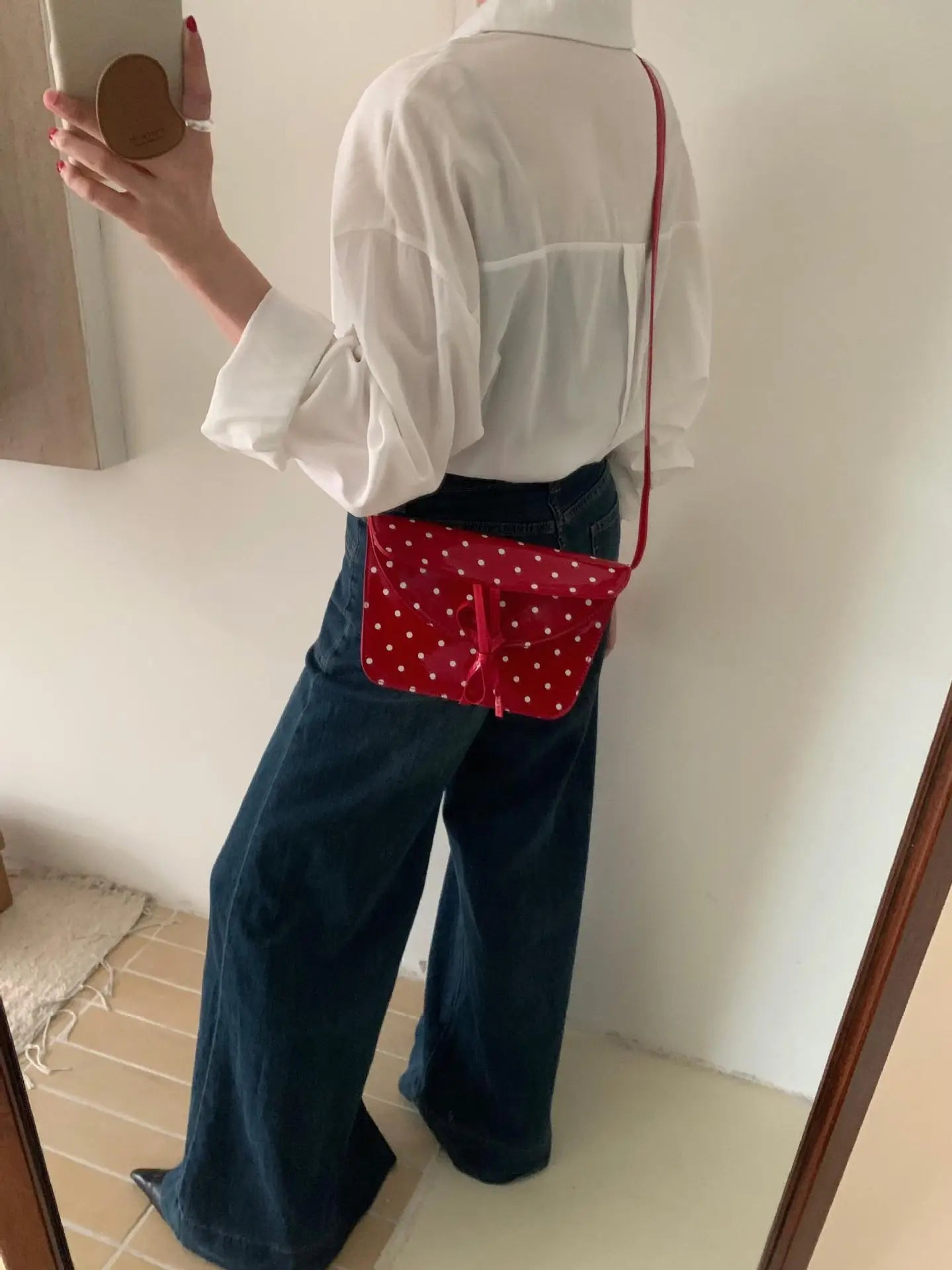 qgtao Wave Point Bow Crossbody Bag Retro Lacquered Leather Phone Small Bag Girls' Versatile Square Bag Spring Summer Hong Kong Style