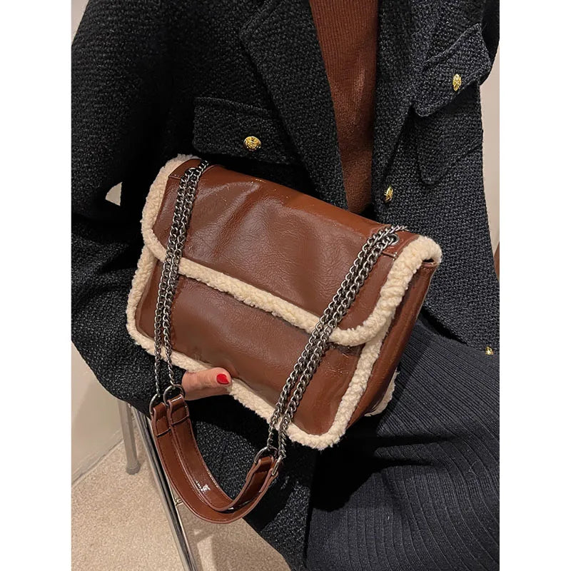 qgtao Autumn Winter Large Capacity Plush Tote Bag Lady 2023 New Fashion Chain Shoulder Bag Splice Patent Leather Texture Commuter Pack