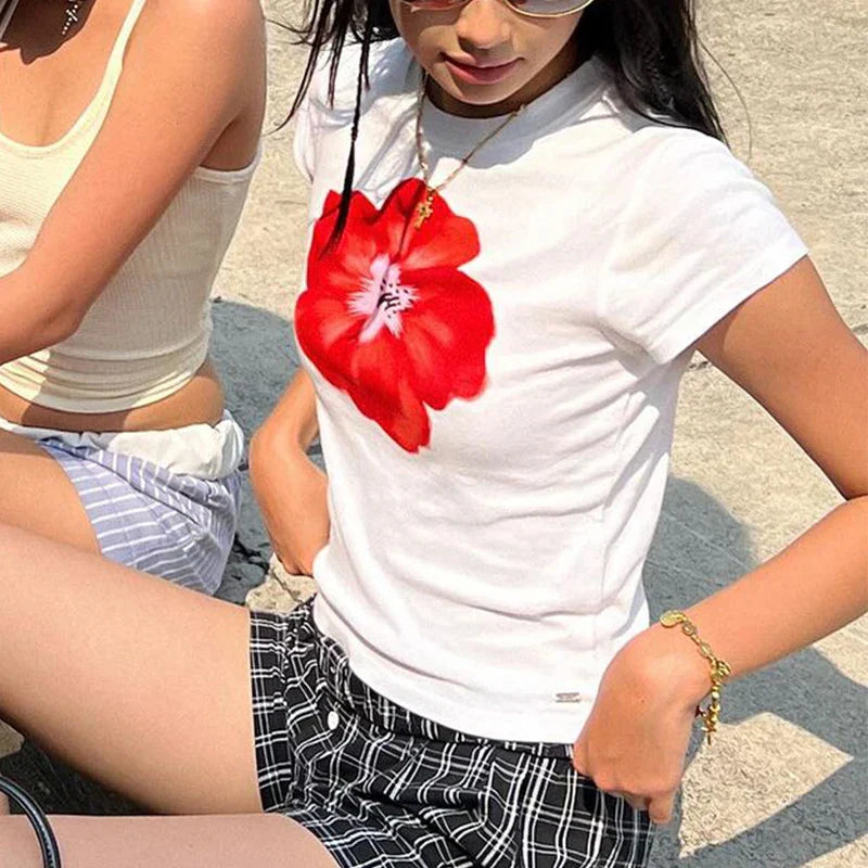 qgtao Sexy Summer Crop Tops Aesthetic Flowers Graphic Baby Tee Goth Harajuku Y2k Style Short Sleeve Camis Vintage Woman 2000s T-shirts