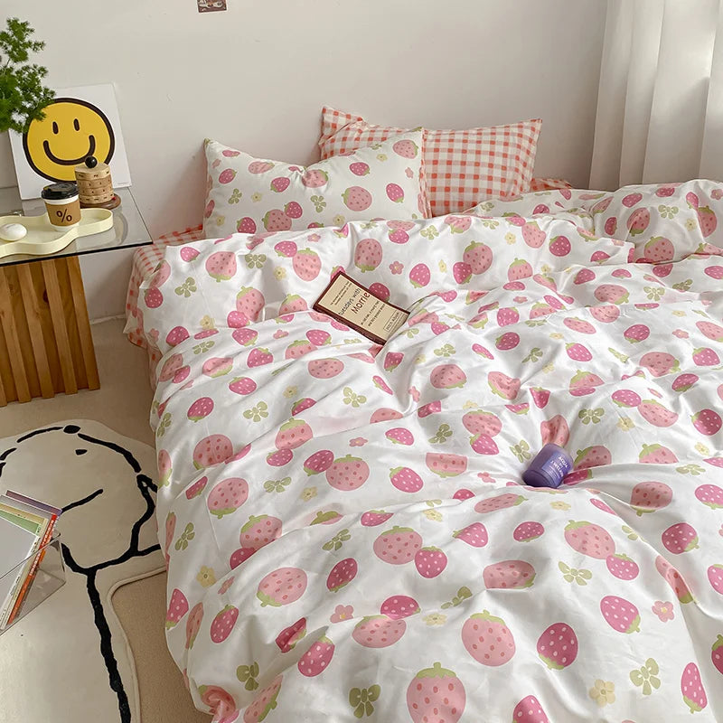 Yeknu Kawaii Pink Strawberry Duvet Cover Set NO Filler Fashion Bed Sheets Full Queen Size Luxury Home Bedding for Girls Bedclothes