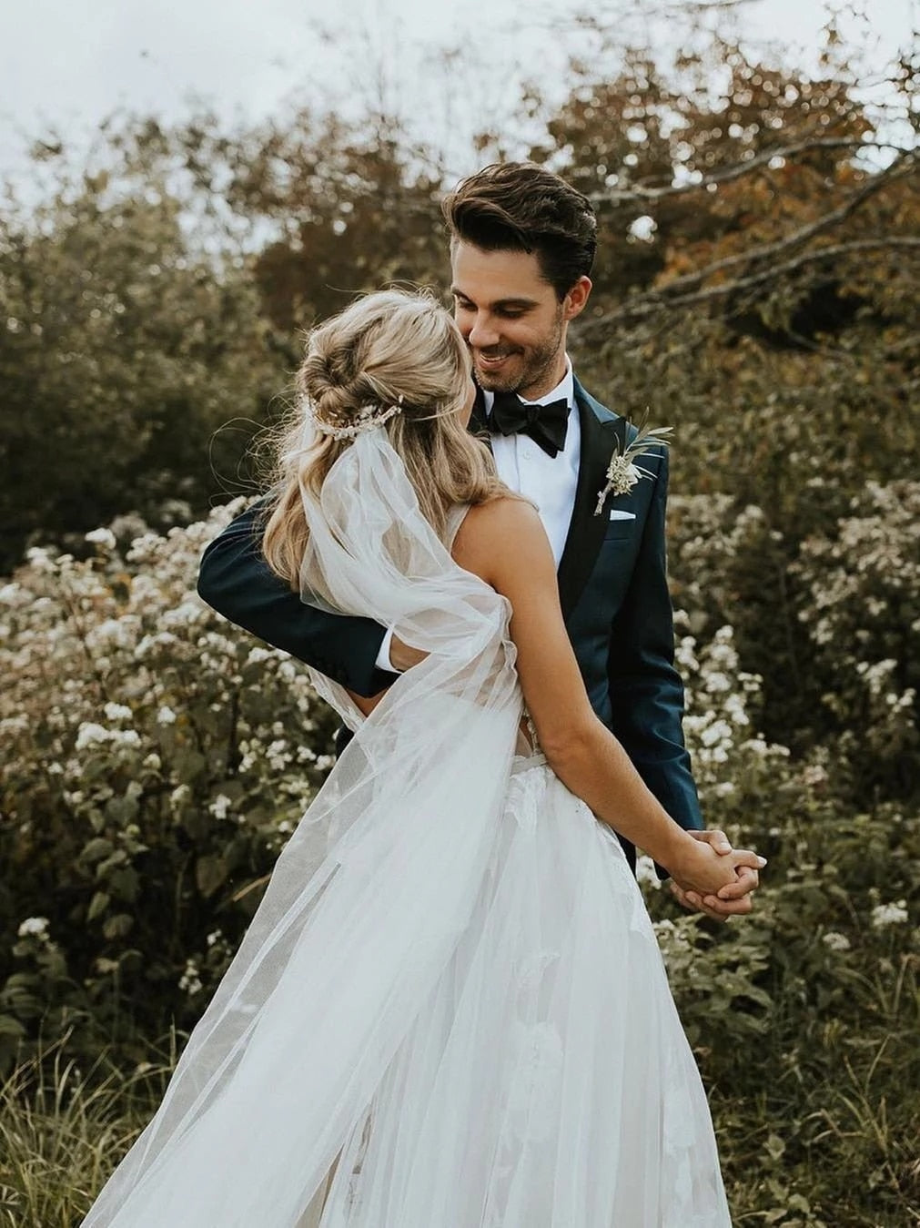 Two Straps V-neck Exposed Boning Grey Tulle Wedding Dress Boho A-line Backless Elegant Floral Appliques Sexy Bridal Dress