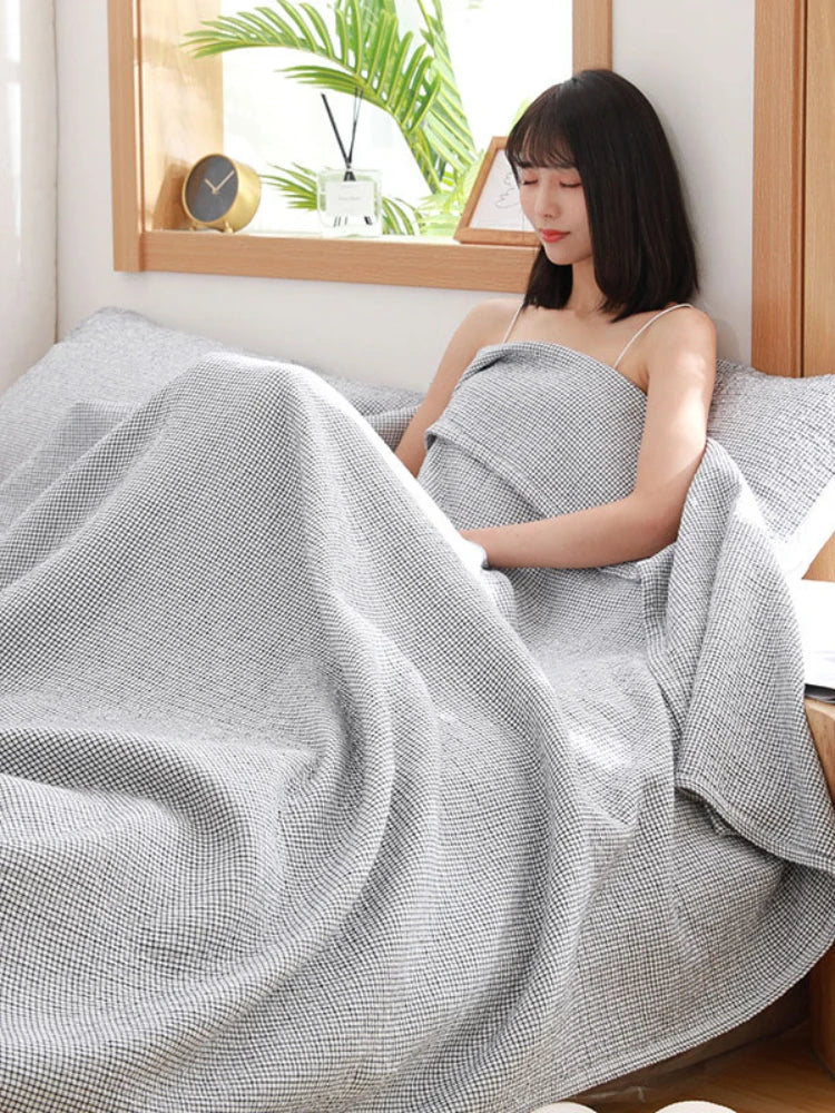 Yeknu Gauze Blanket for Bed Queen King Quilted Bedspread Summer Thin Towel Quilt Plaid on Bed Sofa Coverlet Winter Sheet Sofa Cover