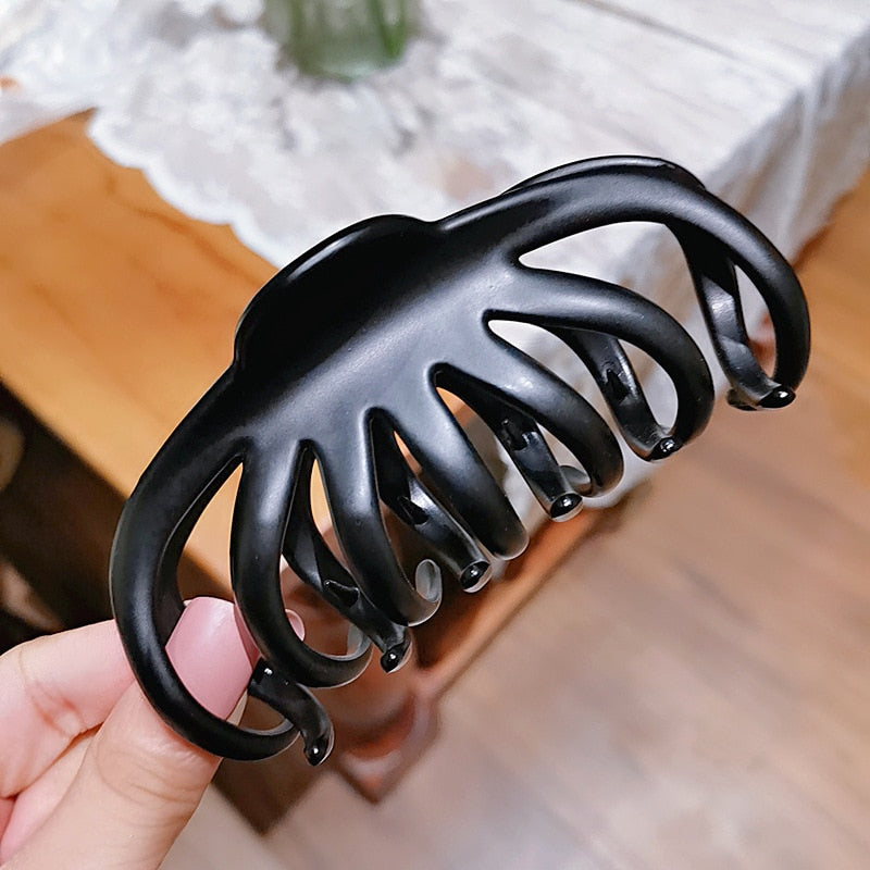 1PC Korean Solid Large Hair Claw Elegant Acrylic Hairpins Barrette Crab Hair Clips for Women Girls Headwear Hair Accessories
