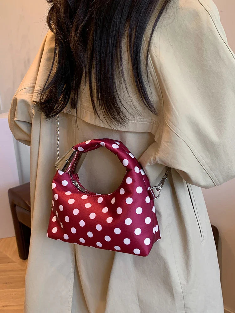 qgtao Women Fashion Round Dot Chain Crossbody Bag Autumn Winter New Bow Decor Handbag Female Nylon Zipper Style Design Shoulder Bag