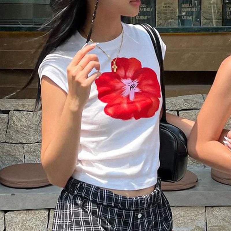 qgtao Sexy Summer Crop Tops Aesthetic Flowers Graphic Baby Tee Goth Harajuku Y2k Style Short Sleeve Camis Vintage Woman 2000s T-shirts