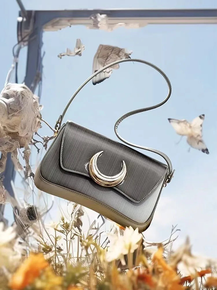 qgtao Y2k Silver Handbags Women 2023 High Street Chain Half Moon Shoulder Bag Female Vintage Harajuku Messenger Bags Aesthetic