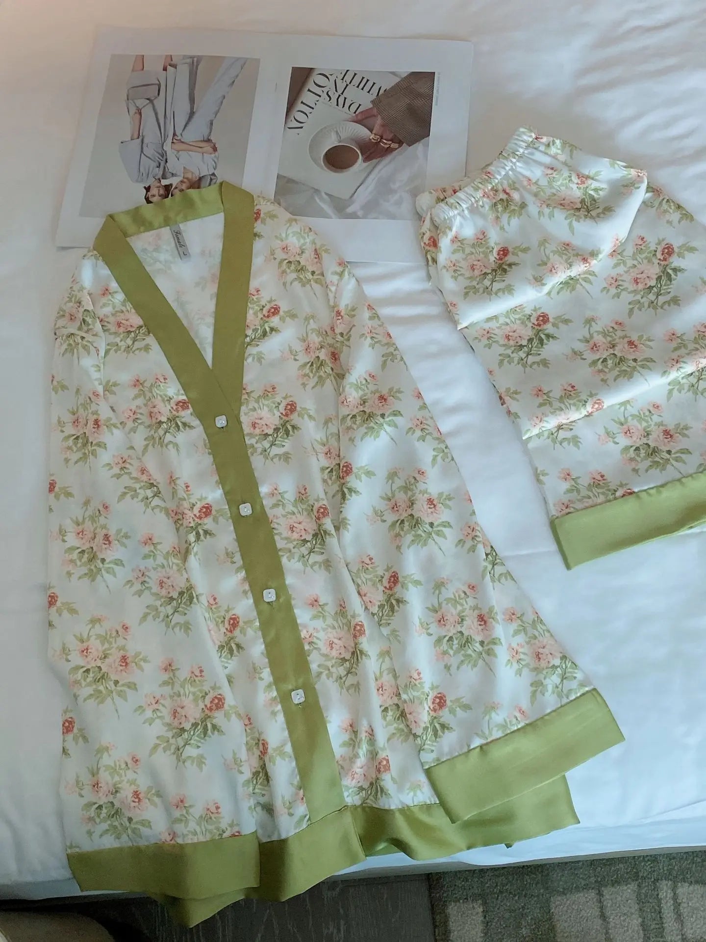 qgtao Spring New Pajamas Women's Ice Silk Flower Print Long Sleeved Loose Size Sleepwear