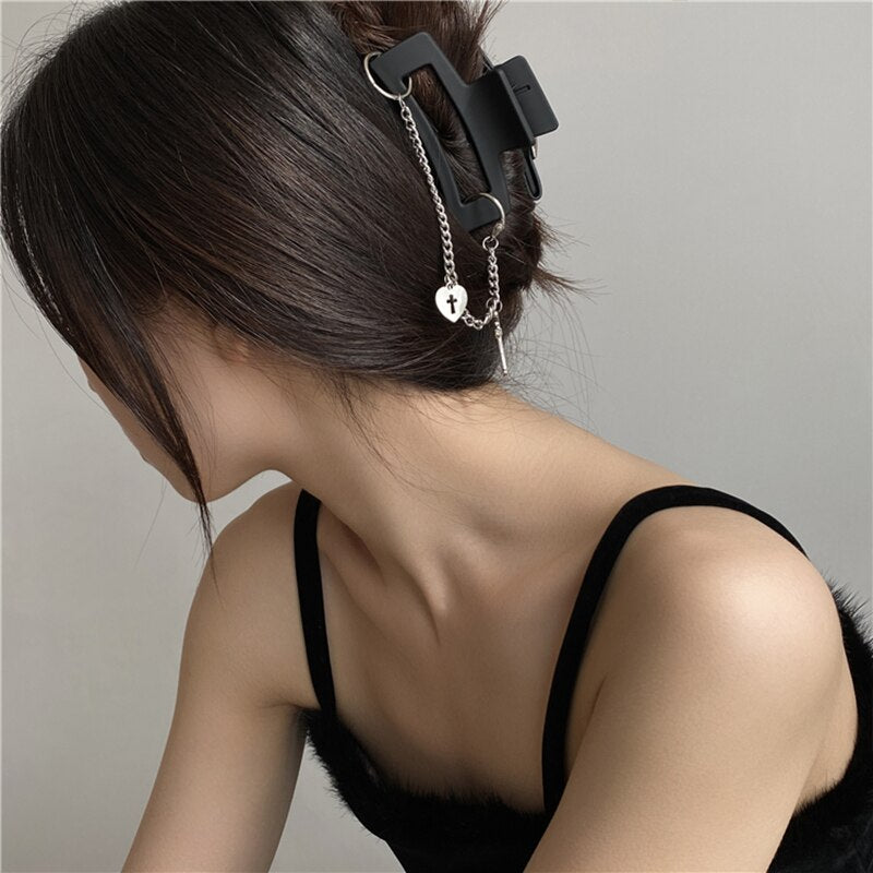 Street Style Claw Clip Gothic Black Pu Leather Cross Chain Pendant Hair Claws for Women Girls Chic Hair Y2K Accessories Gift