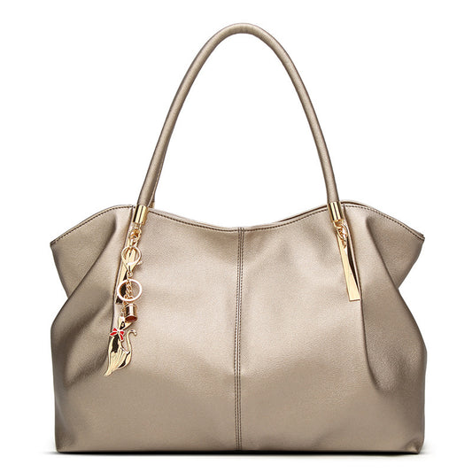 2025 popular  Fashion Women's Bag Casual Women's Handbag Simple Soft Leather PU Women's Bag Golden Fox Pendant Tote Bag