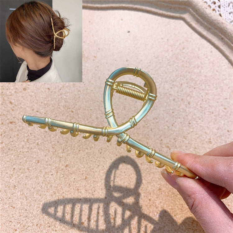 Simple Metal Hollow Out Geometric Hair Claw Ladies Elegant Hair Accessories Cross Crab Bath Clip For Women Fashion Girl Headwear