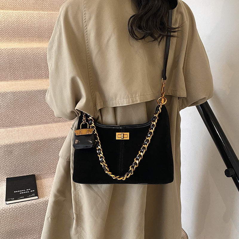 2025 Shoulder bag new fashion matte bag women's autumn and winter large-capacity chain messenger bag simple temperament versatile women's bag