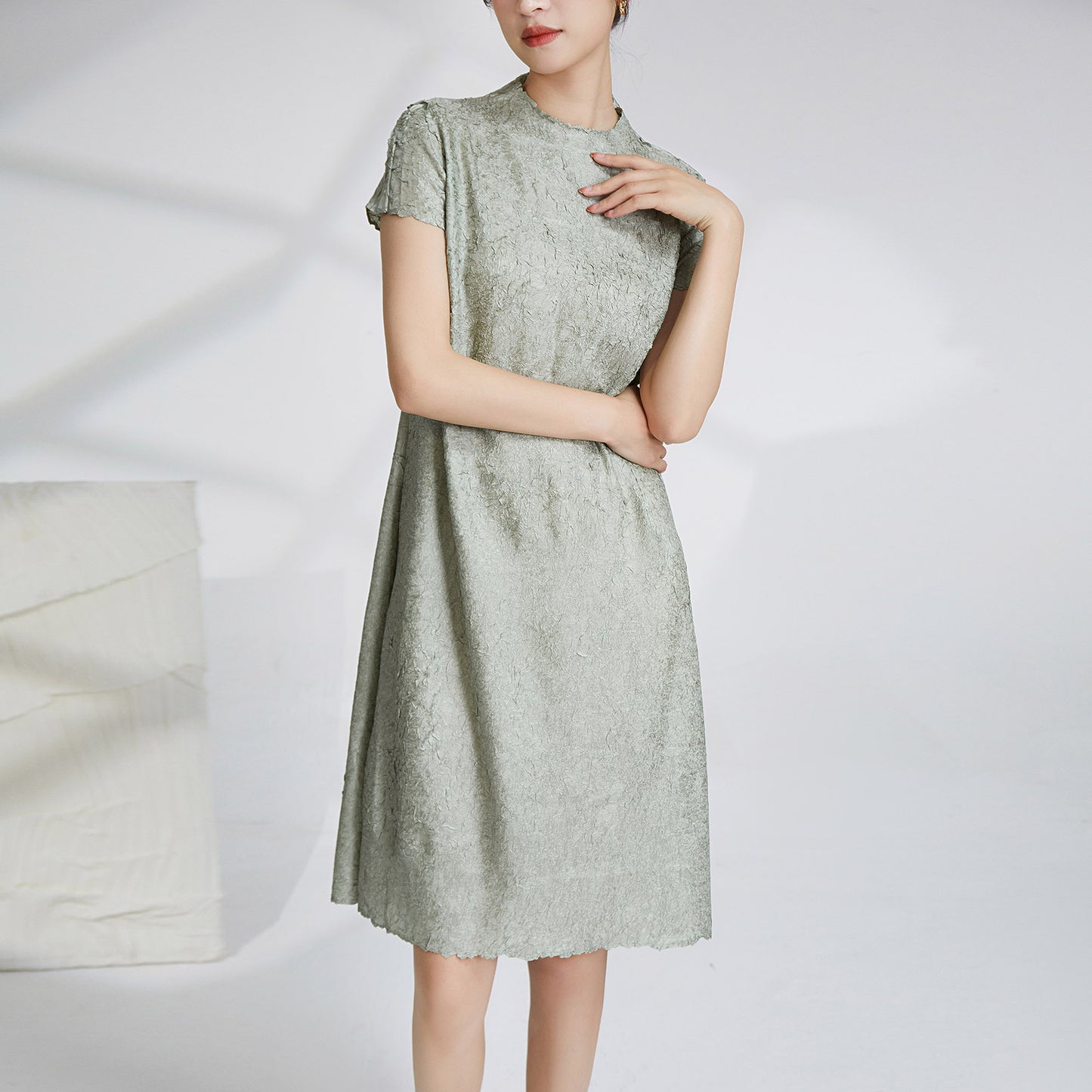 Factory direct sales dress women's loose casual short-sleeved medium and long flat pleated simple versatile pleated skirt