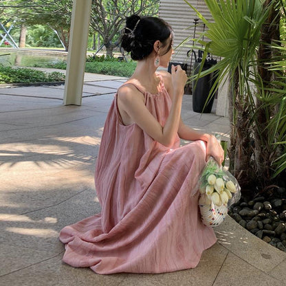 2025 pink design pleated sleeveless shoulder-cut long skirt women's gentle wind temperament loose and thin seaside beach skirt