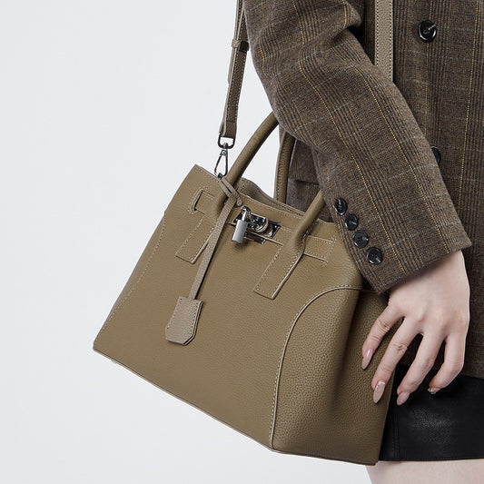2025 Large capacity handheld women's bag popular autumn and winter leather versatile platinum bag retro commuter shoulder messenger bag