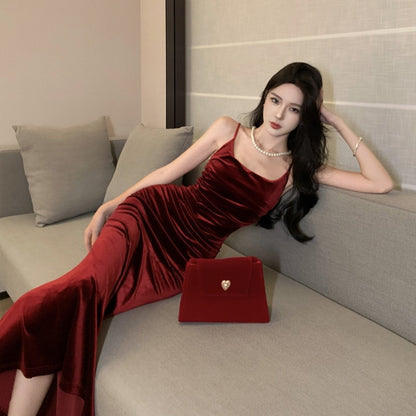 2025 retro sexy lady dress women's summer new burgundy velvet dress slim fishtail suspender dress