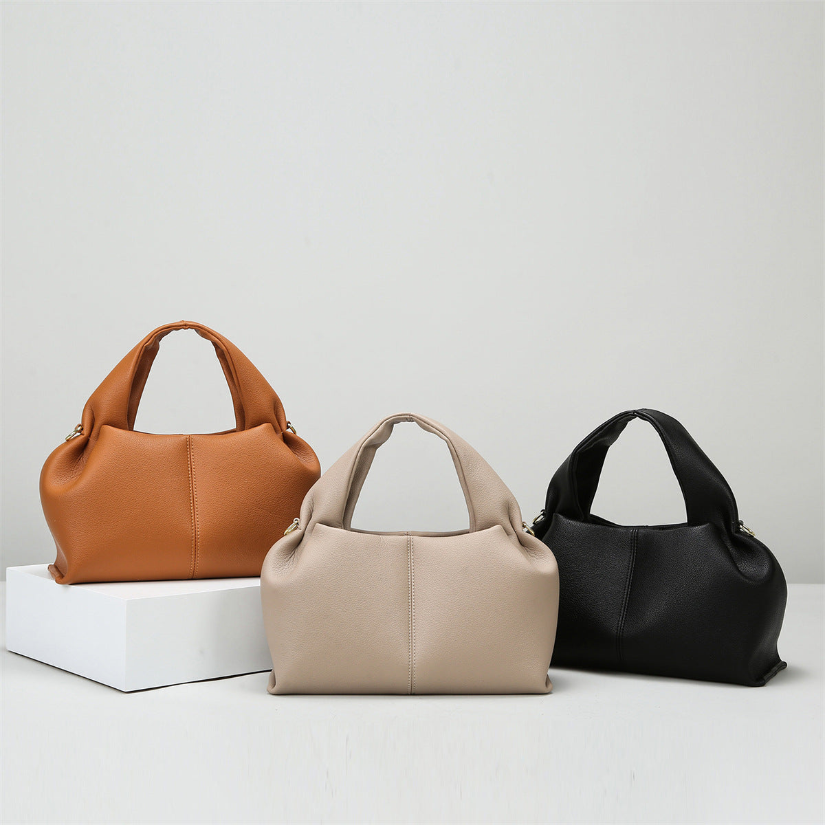 2025 Handbag New Fashion Cloud Bag Women's Niche Design Versatile Shoulder Bag Premium Soft Leather Women's Bag