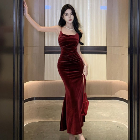 2025 retro sexy lady dress women's summer new burgundy velvet dress slim fishtail suspender dress