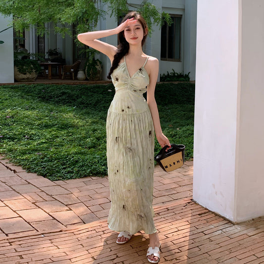 2025 retro temperament light and familiar printing sexy V-neck halter suspender dress women's summer new vacation dress