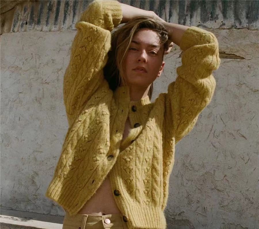 2025 sweater wool-blend knitted sweater twisted loose front buckle crew neck knitted sweater women 31482