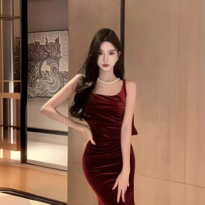 2025 retro sexy lady dress women's summer new burgundy velvet dress slim fishtail suspender dress