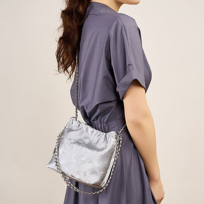 2025 Large capacity bucket bag popular spring and summer new national style Chinese shoulder messenger bag versatile silk chain bag