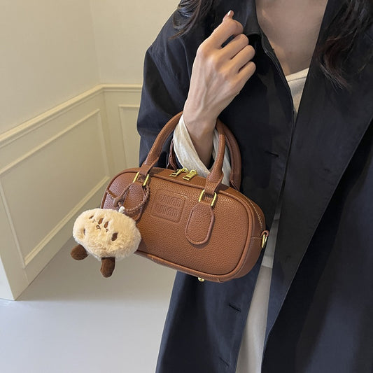 2025 Bag Women's popular New Retro Handbag Simple Textured Shoulder Bag Fashion Versatile Premium Messenger Bag