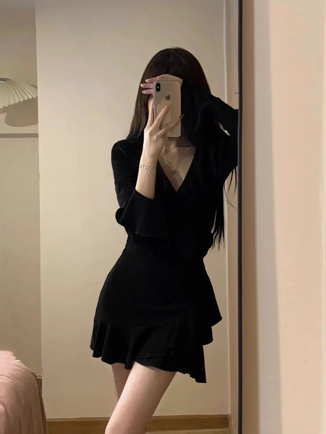 qgtao Winter Sexyv-neck Mini Black Dress Women French Vintage Irregular Ruffles Design Dress Autumn Korean Elegant Fashion Party Dress