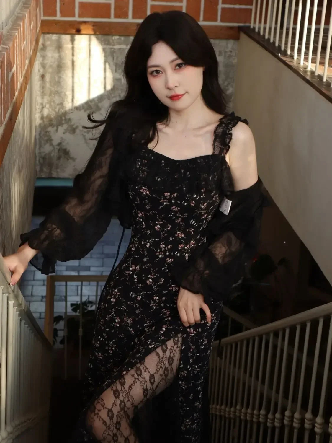 qgtao Sexy Elegant Floral Fairy Strap Dress Women Lace Design Korean Slim Party Dress Female 2024 Autumn Black Causal Sweet Midi Dress