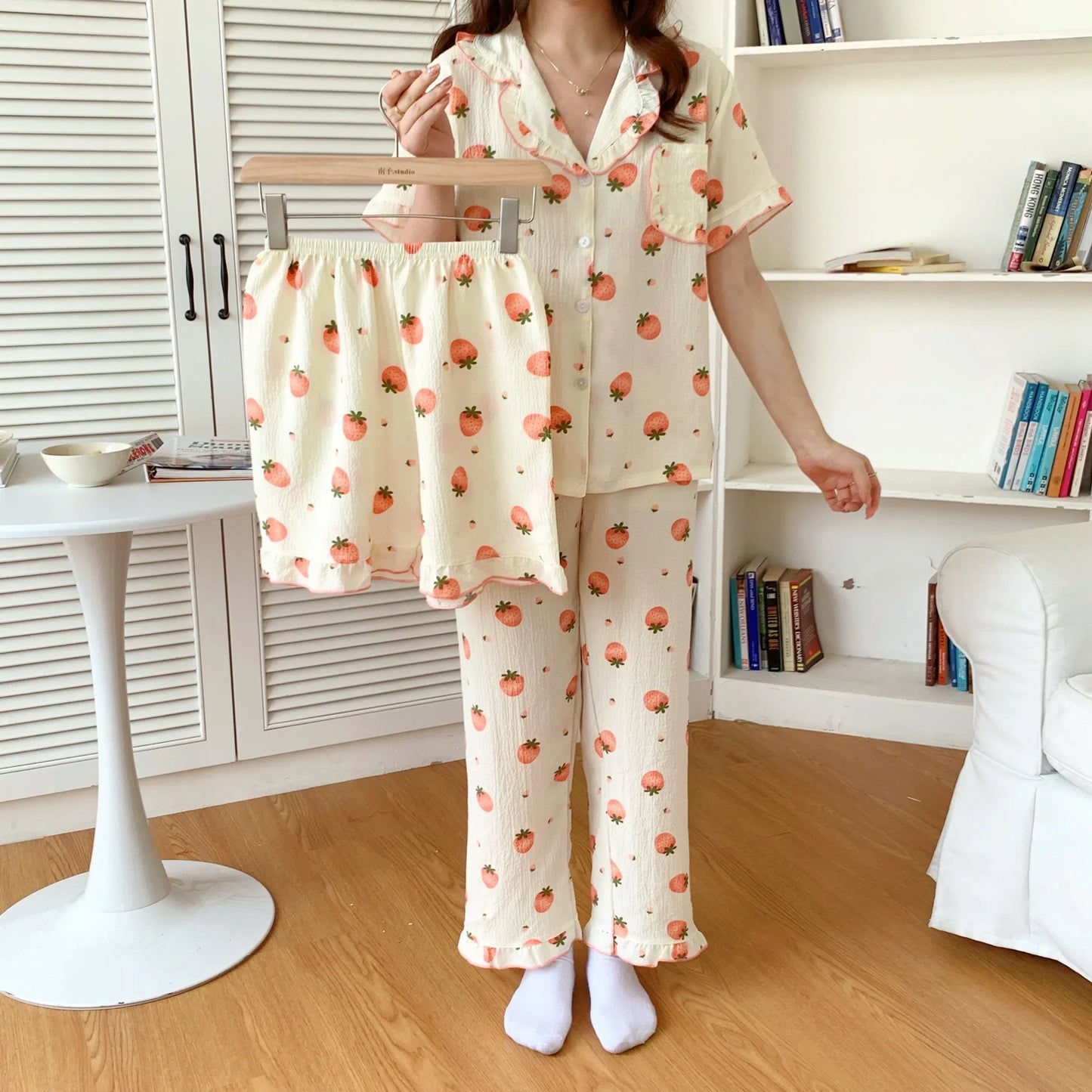 qgtao Pajamas Women's Bubble Cotton Three Piece Cardigan Short Sleeve Long Pants Shorts Fashion Simple Cute Printed Home Furnishing Sleepwear