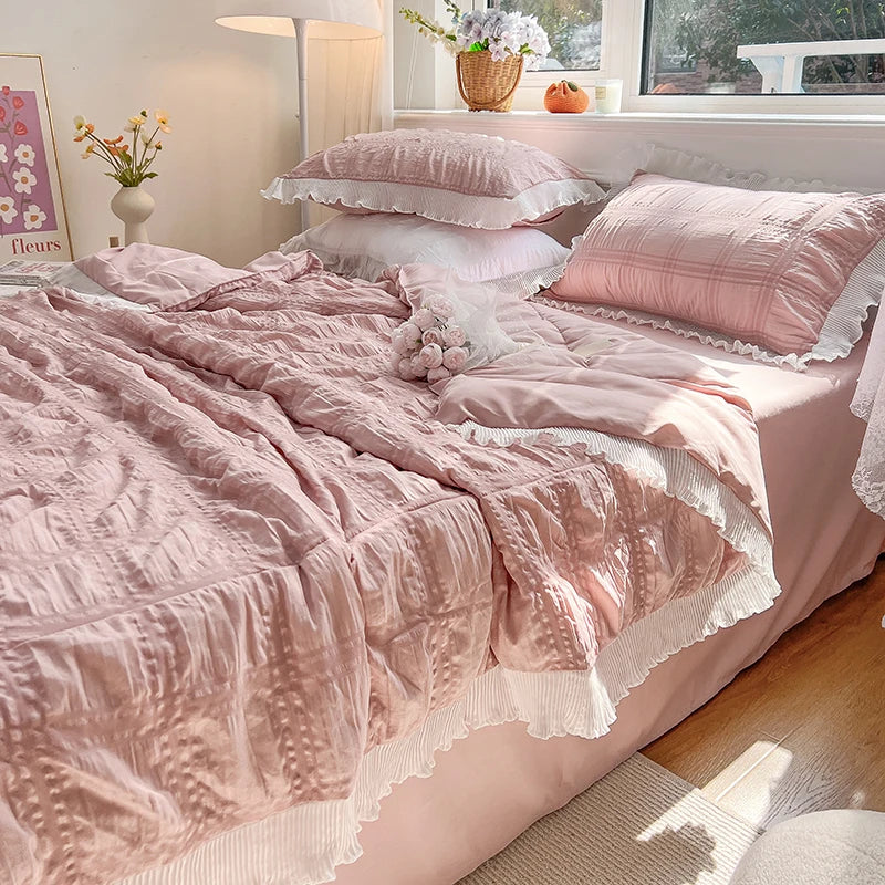 Yeknu Korean Princess Style Summer Cool Quilt Comforter Soft Seersucker Lace Ruffles Summer Thin Quilt Blanket Machine Washable