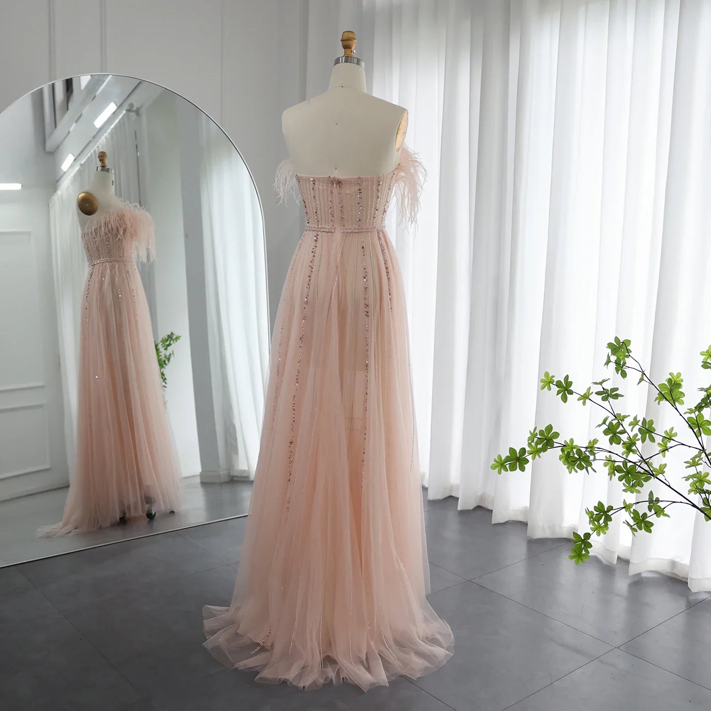 Luxury Blush Pink Feathers Dubai Evening Dress for Women Wedding Party Arabic Long Elegant Formal Prom Dresses