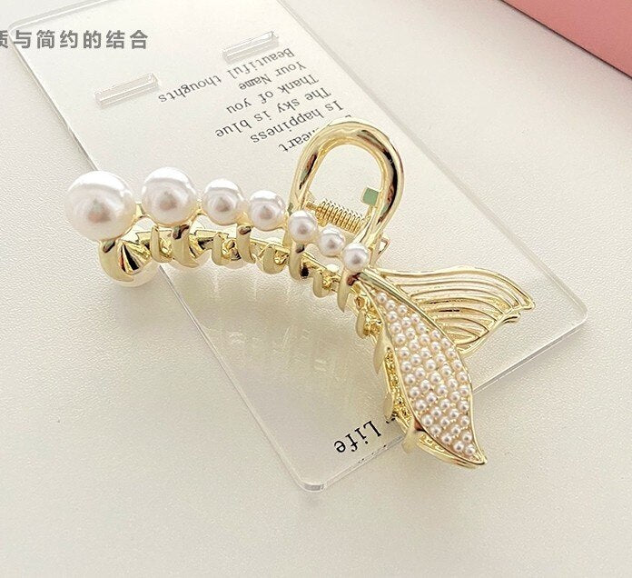 Fashion Women Hair Claw Clips Bath Crab Korean Pearl Cross Hairpins Barrette Headwear for Girls Fashion Hair Accessories Gift