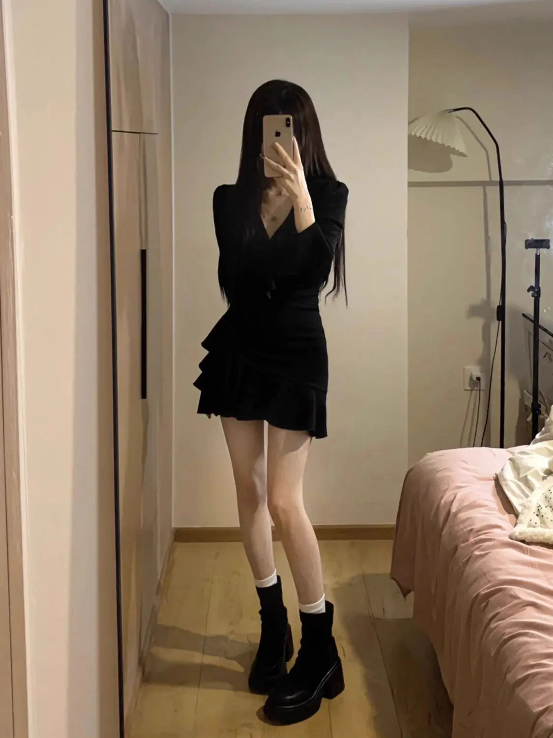 qgtao Winter Sexyv-neck Mini Black Dress Women French Vintage Irregular Ruffles Design Dress Autumn Korean Elegant Fashion Party Dress